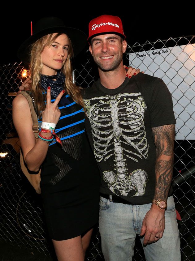 Behati Prinsloo i Adam Levine