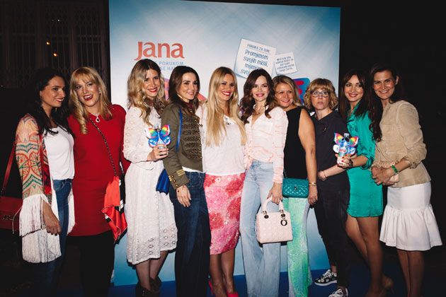 Danijela Gajski, Sandra Batarelo, Karla Kajić, Andrea Čermak, Iva Balent, Severina, Ana Kurjak, Ana Petričić Gojanović, Ivona Janjić i Iva Balaban