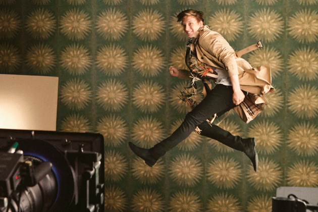 George-Ezra-in-the-Burberry-Festive-Film,-shot-by-Burberry