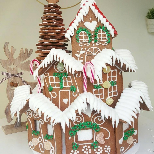 Gingerbread house2