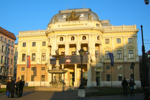 Slovacko narodno kazalište