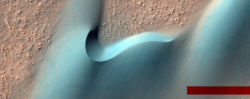 dunes-in-a-martian-crater-the-red-bar-is-an-artifact-of-nasas-image-processing