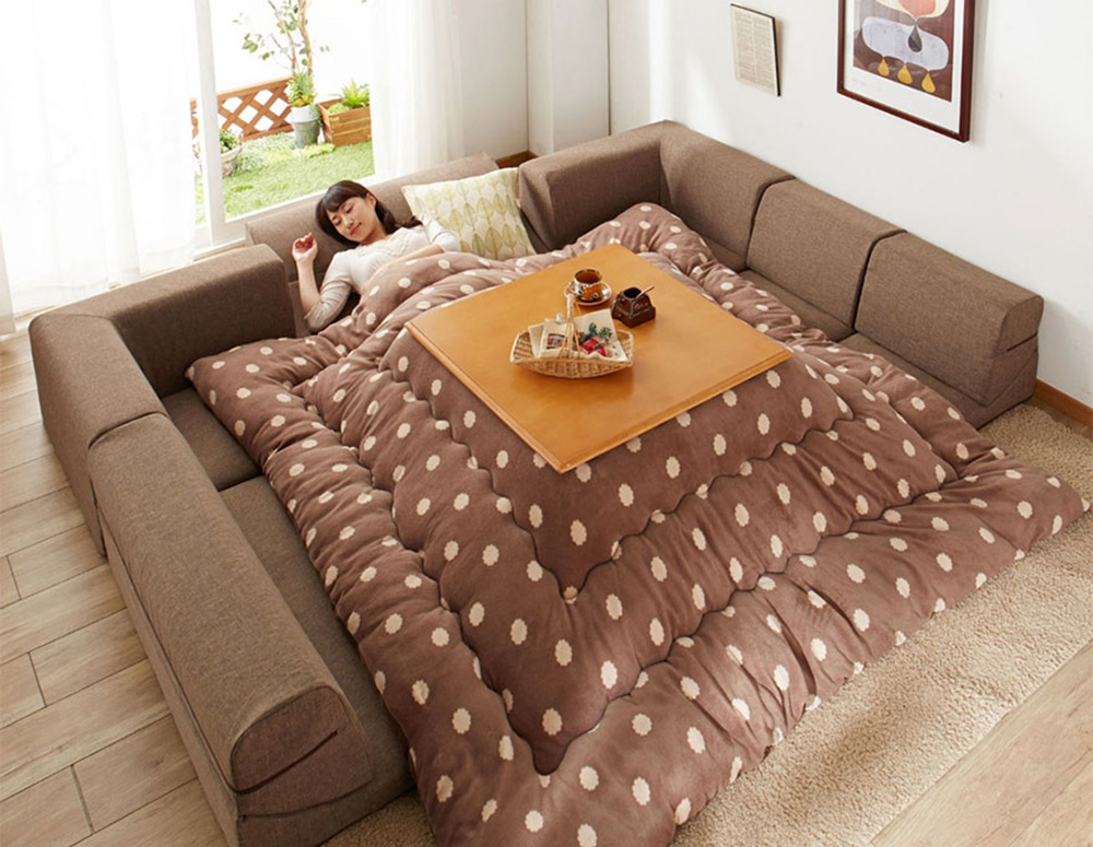 Kotatsu stol-krevet-kauč