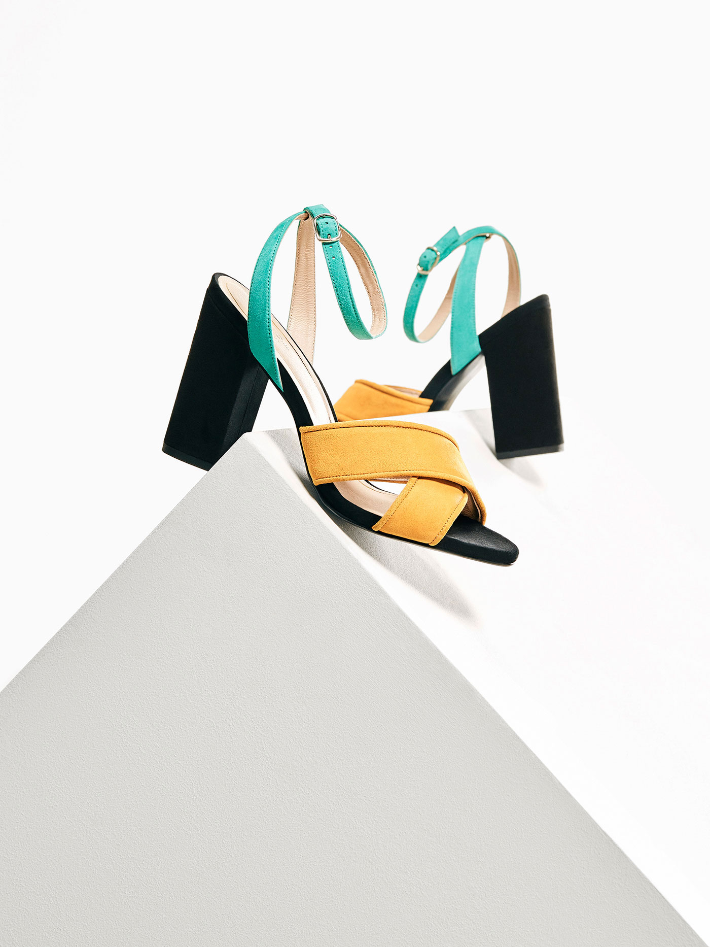 Massimo Dutti color-block sandale