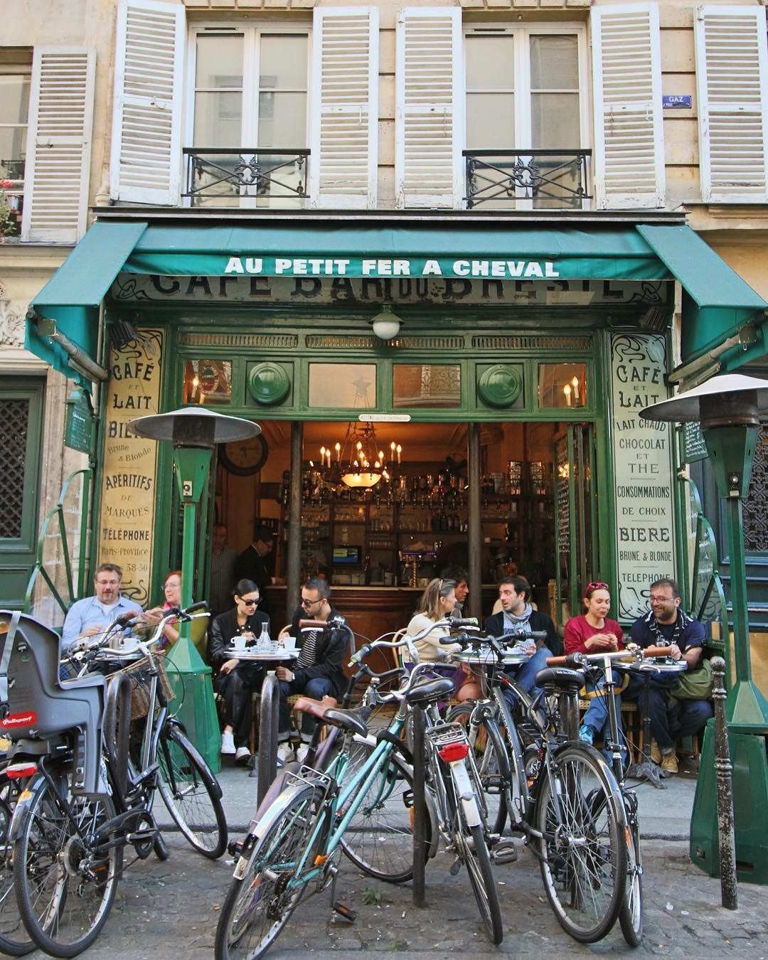Don't be a turist in Paris vodič