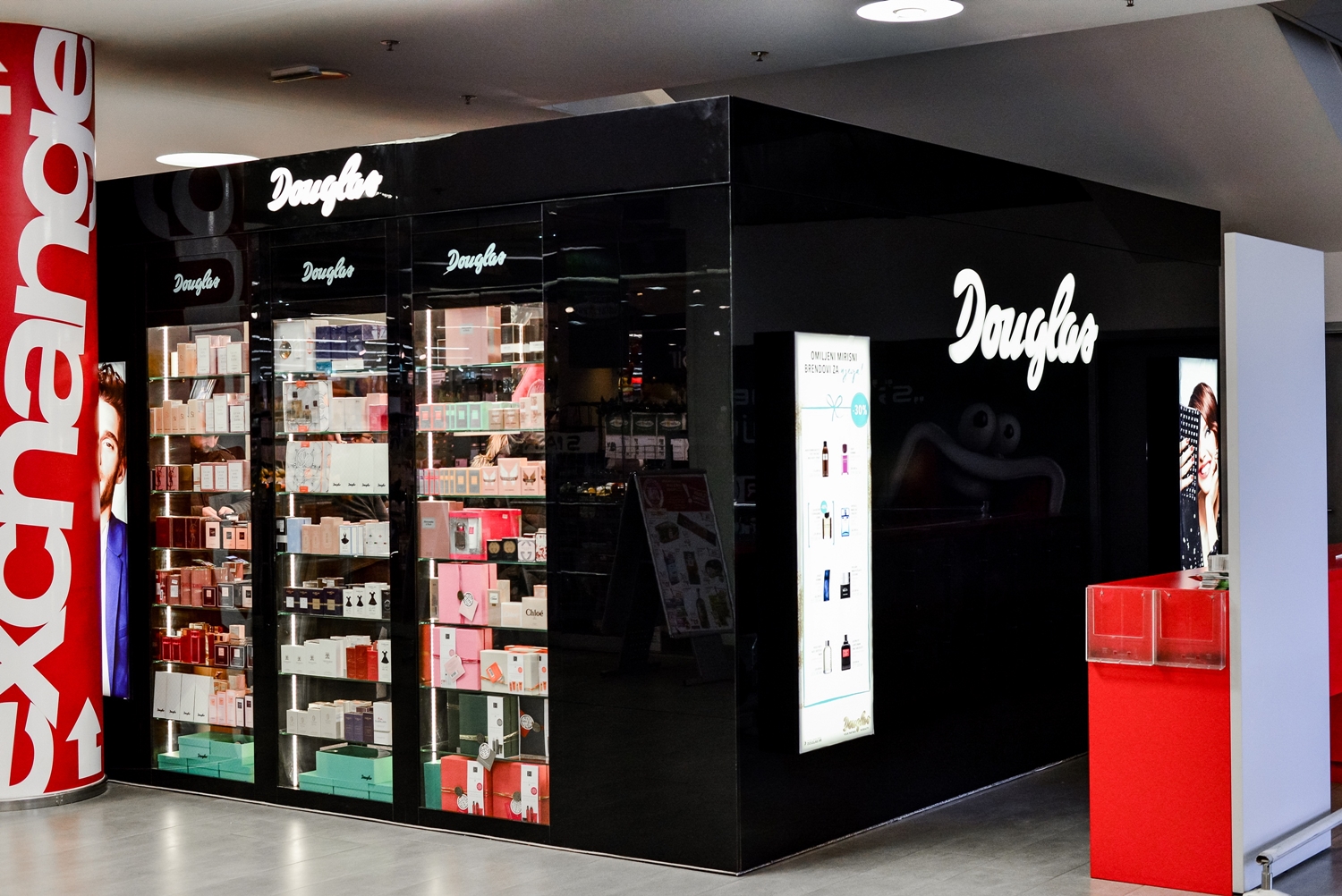 Douglas pop-up store