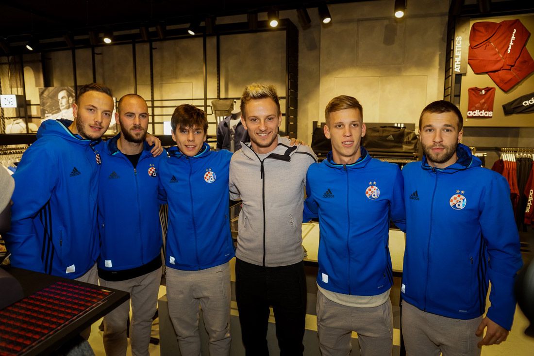 Ivan Rakitić i nogometaši Dinama