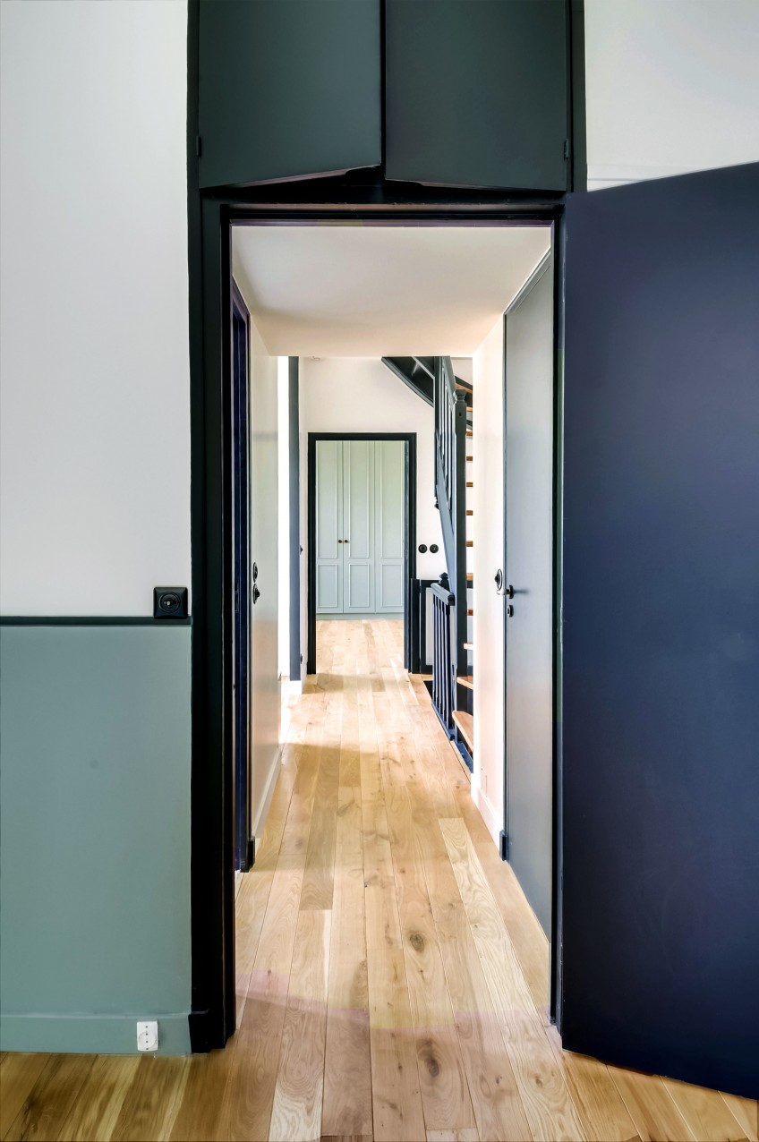 atelier-steve-interior-maison-couloir-H-848x1276
