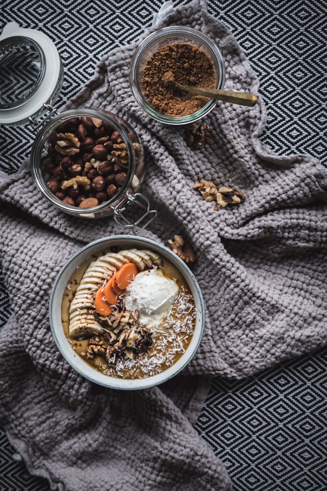 torta od mrkve smoothie bowl