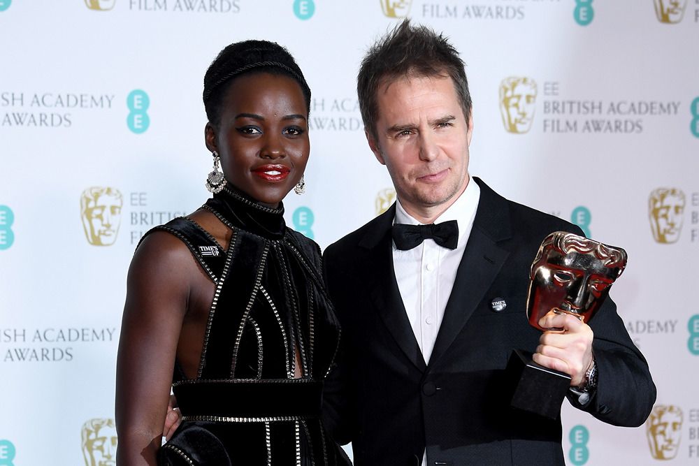 Lupita Nyong'o i Sam Rockwell