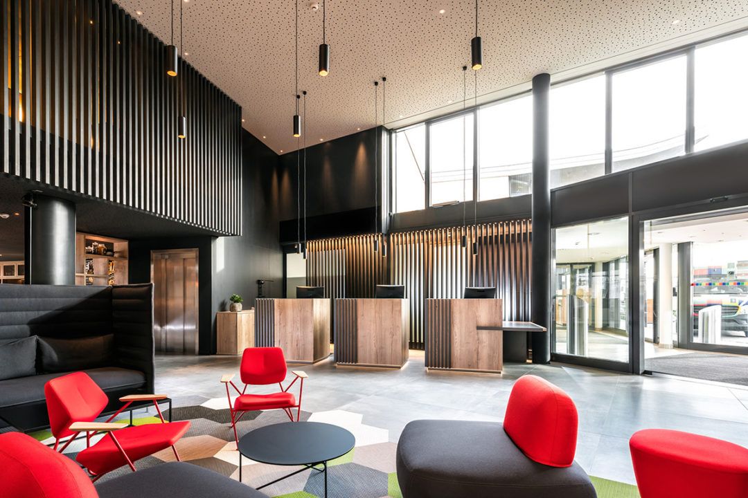 Park Inn by Radisson Zurich Airport_2018 _Lobby_a