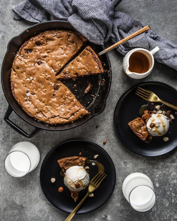 Najbolji recept za gigantski čoko keks iz tavice za dvoje Najbolji recept za gigantski čoko keks iz tavice za dvoje