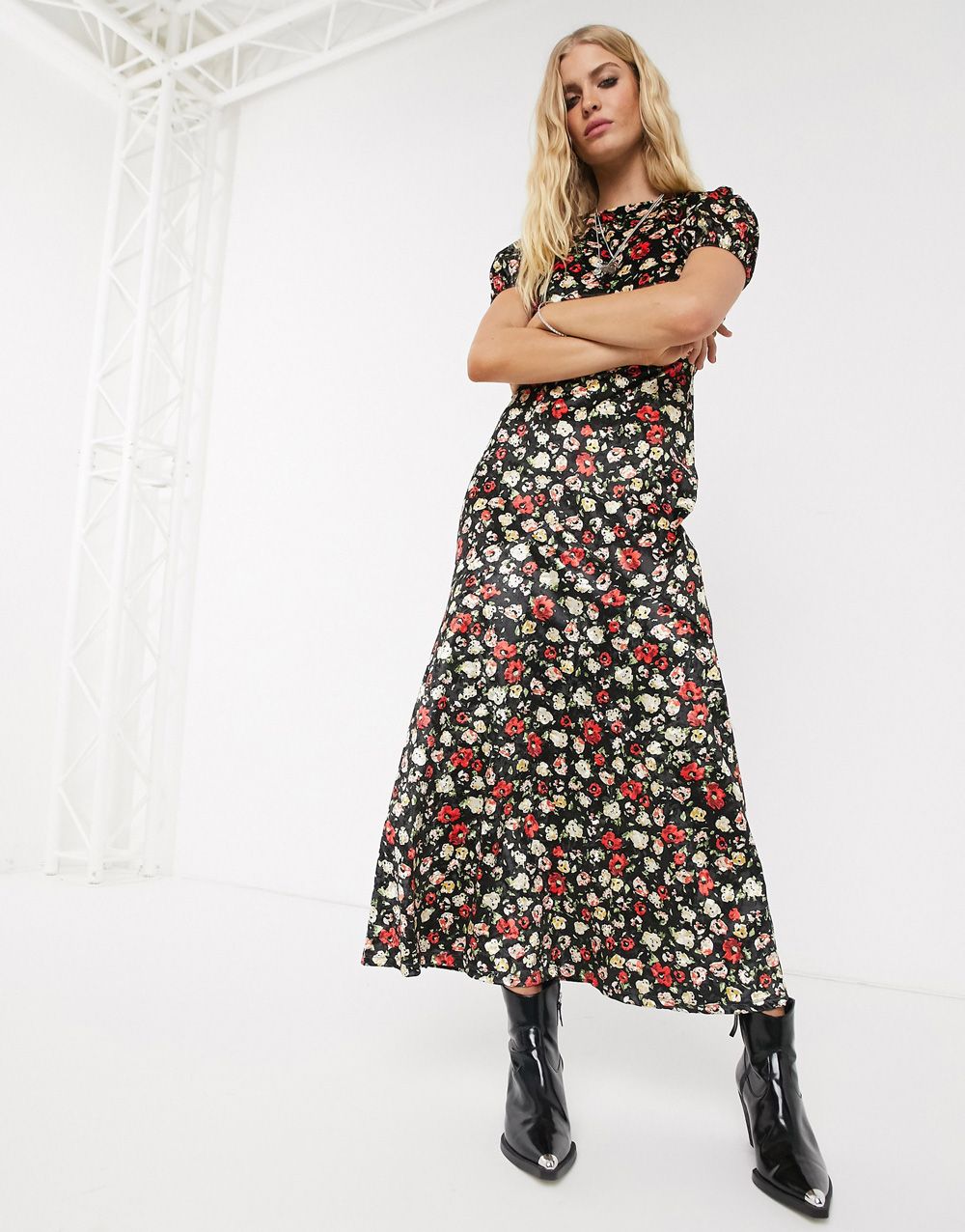 Asos Design cvjetna haljina od baršuna