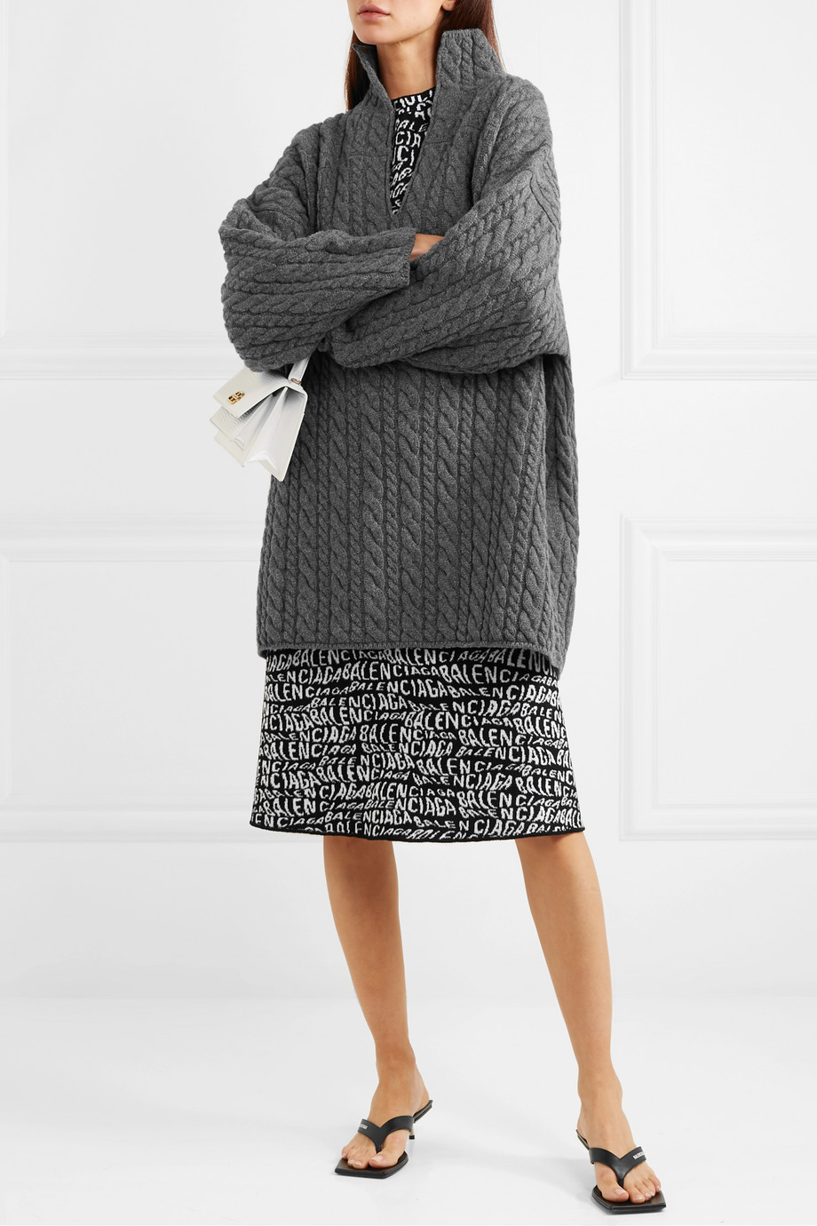 Balenciaga oversized pulover