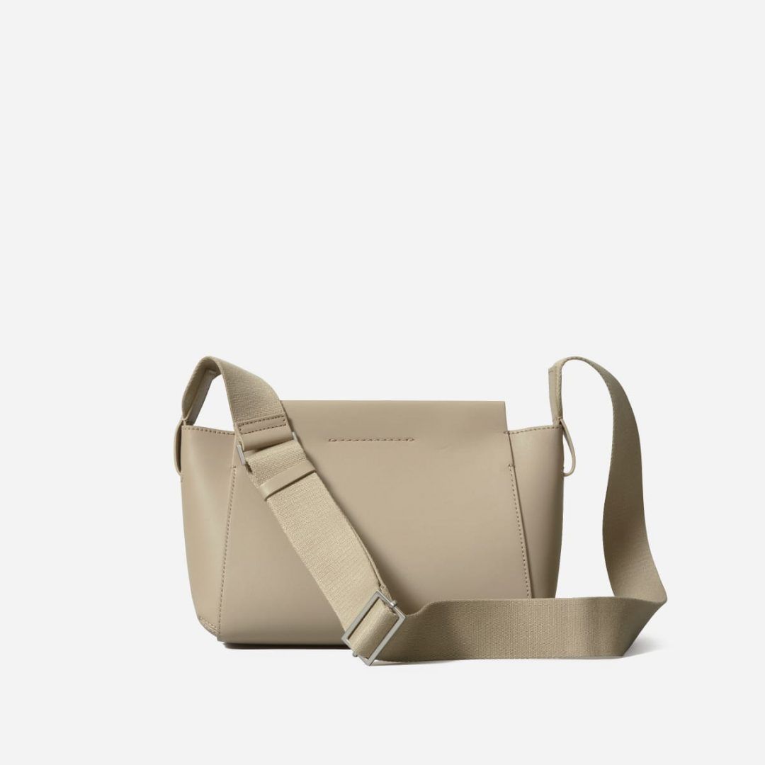 Everlane cross body torba proljeće 2020.