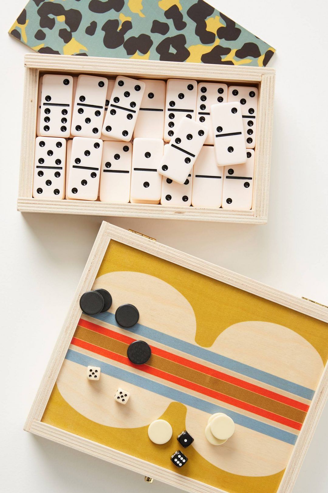 Wolfum Dominoes Set