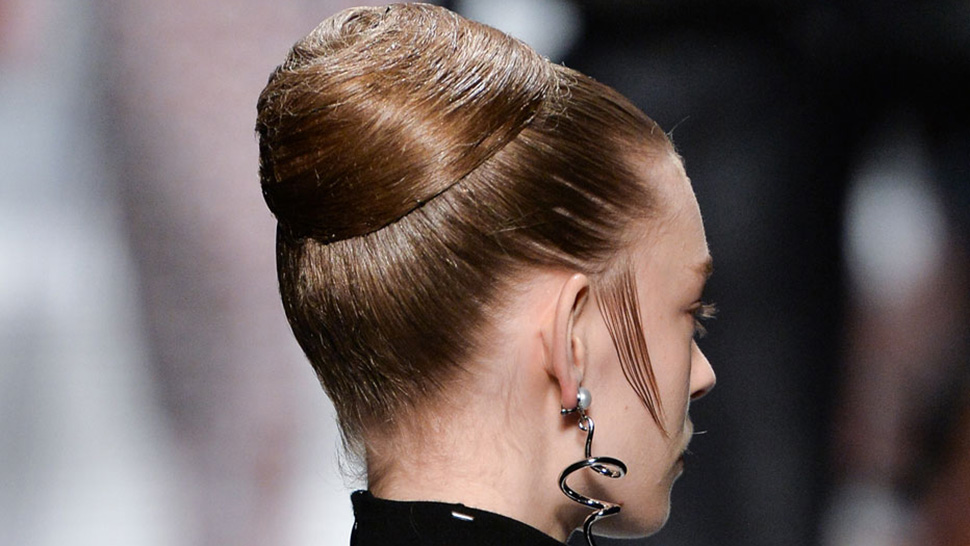 Jednostavne frizure na pariškim modnim pistama