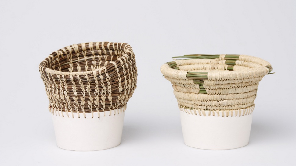 Neobične vaze od keramike i borovih iglica