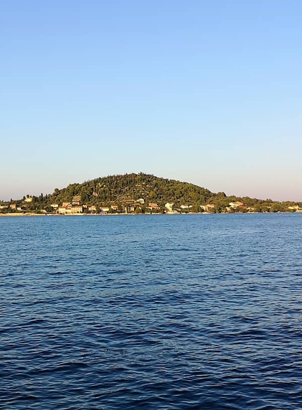 Vikendom se kupamo na najmanjem naseljenom jadranskom otoku Ošljak