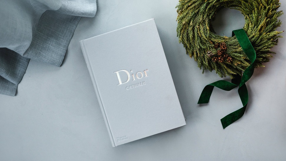 Journal.hr adventsko darivanje: Luksuzna Dior Catwalk coffee table knjiga
