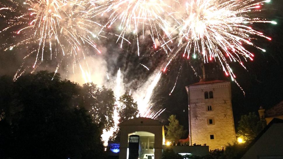 Doček Pola nove godine na Ljetu na Strossu