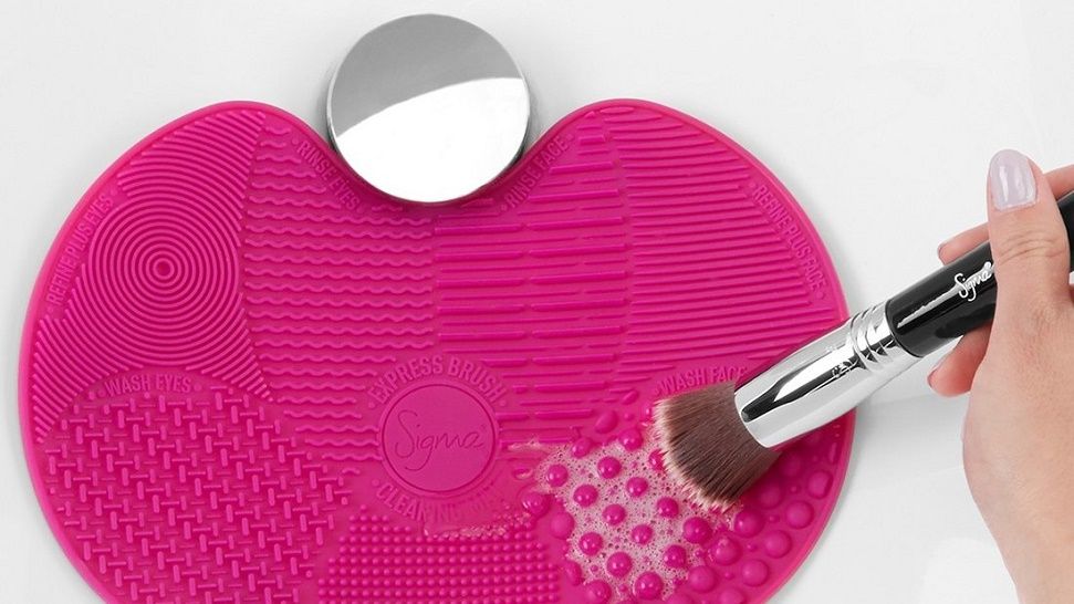 Najpopularniji načini za očistiti make up kistove