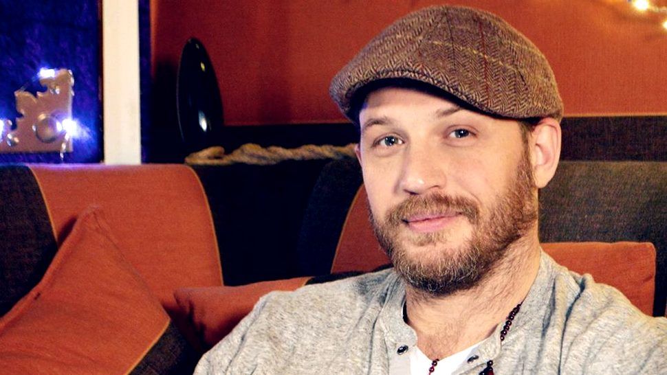 Tom Hardy čita priče za laku noć