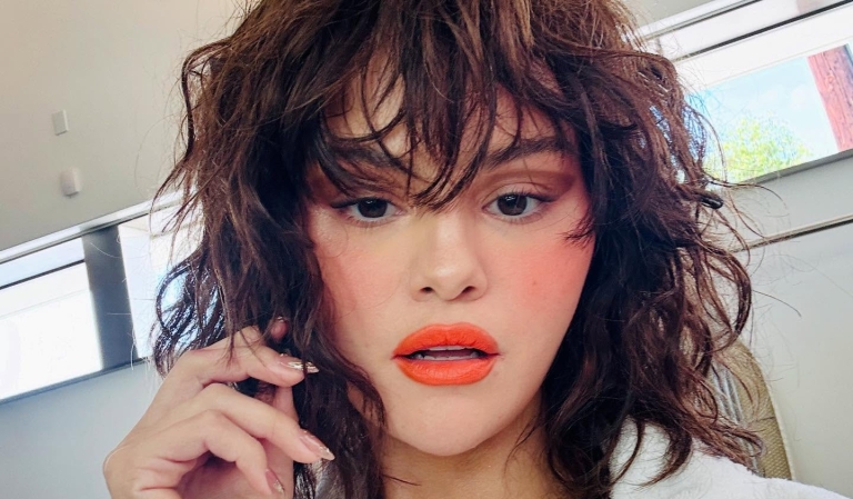 Selena Gomez shaggy wolf cut
