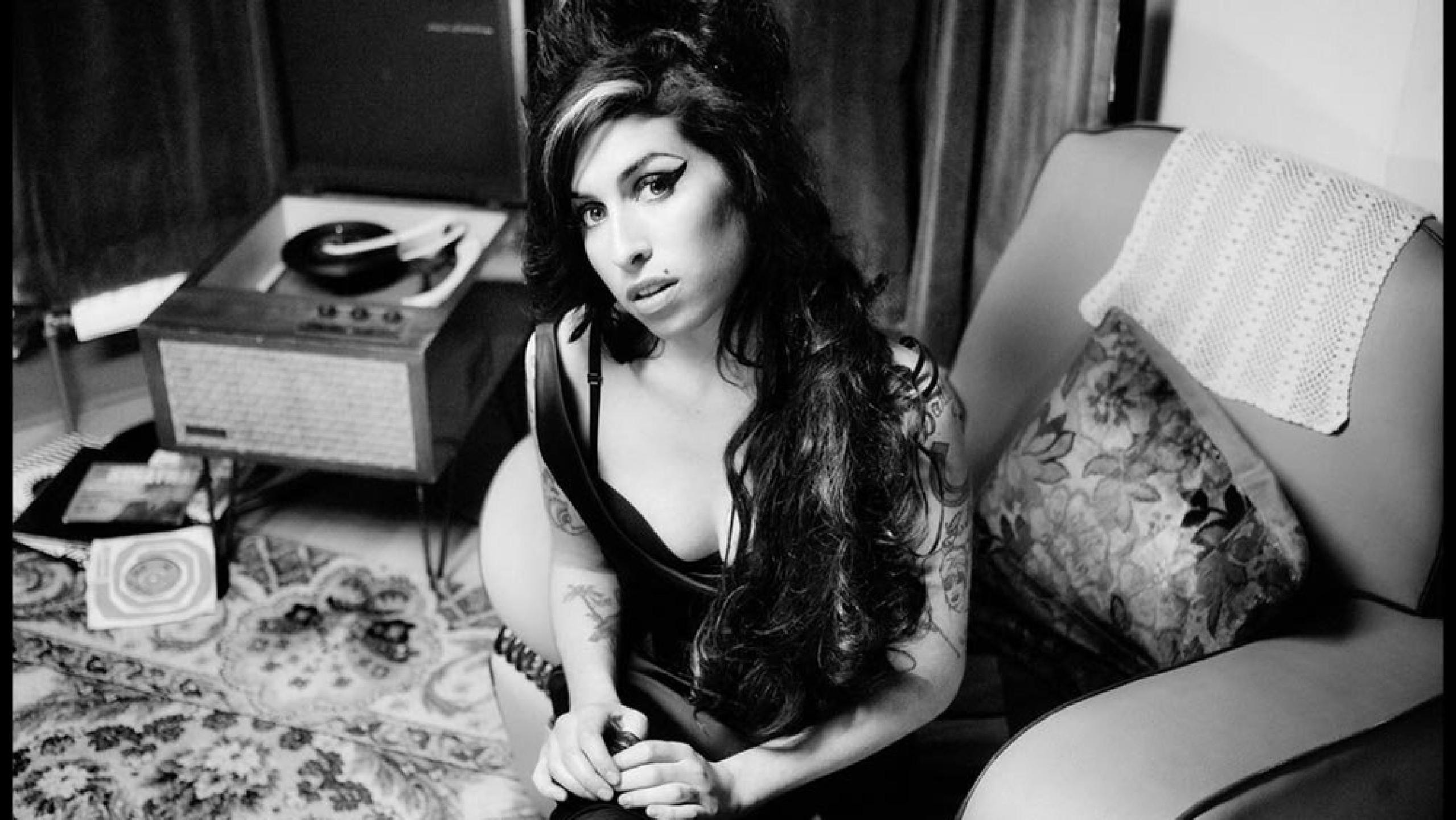 Poslušajte nikada objavljenu pjesmu koju je Amy Winehouse snimila kada je imala 17
