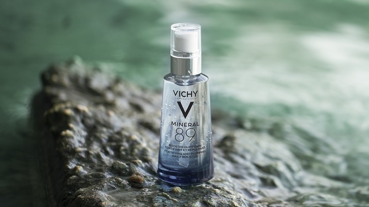 Novi Vichy proizvod ima samo 11 sastojaka i transformira kožu u trenu