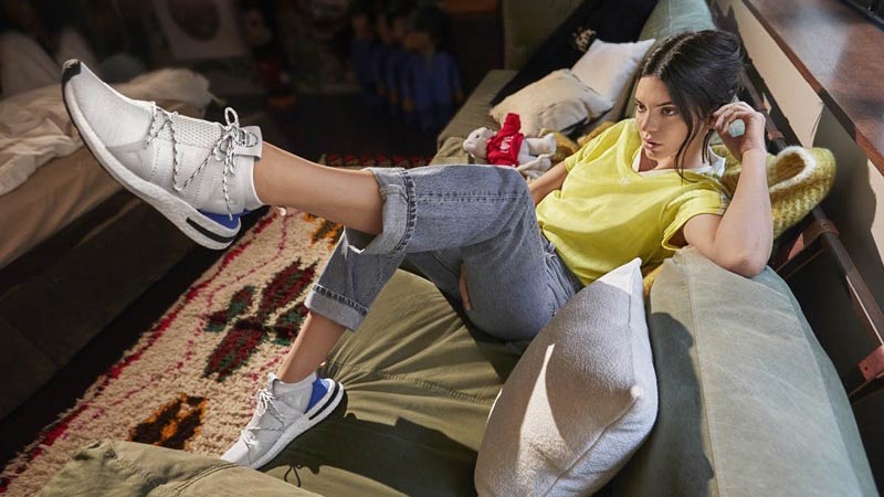 Kendall Jenner nosi nove adidas tenisice