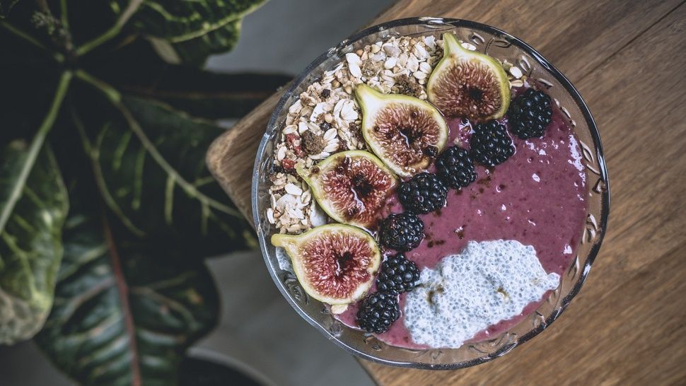 Smoothie bowl od smokve i kupina je prava ljetna poslastica