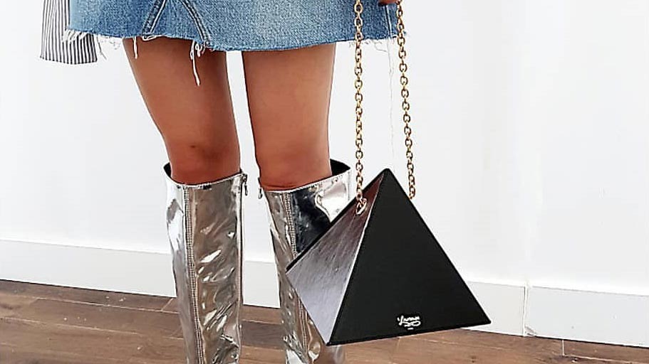 Novi ‘it’ modni dodatak – torbe u obliku piramide
