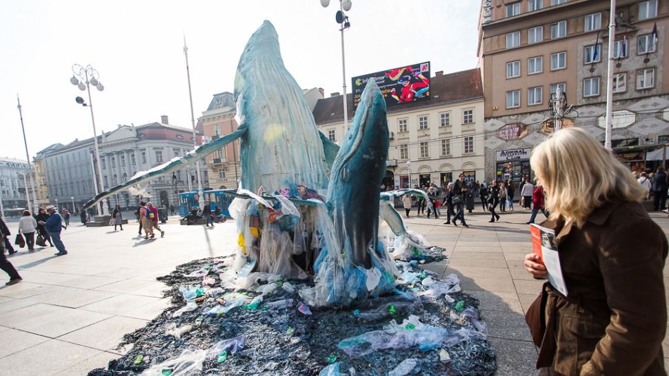 Lice grada: Veličanstvena instalacija kitova na glavnom zagrebačkom trgu