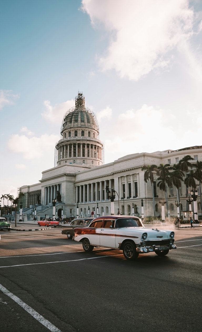 Kuba_alex-azabache-L6mKnwc6y48-unsplash
