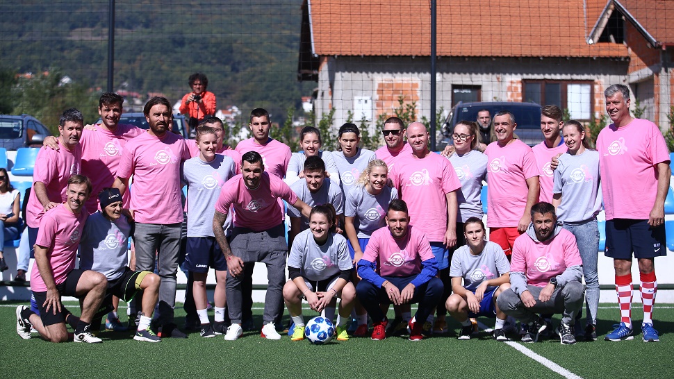 Muško-ženska nogometna utakmica za nastavak kampanje “Darujmo ružičasti život”