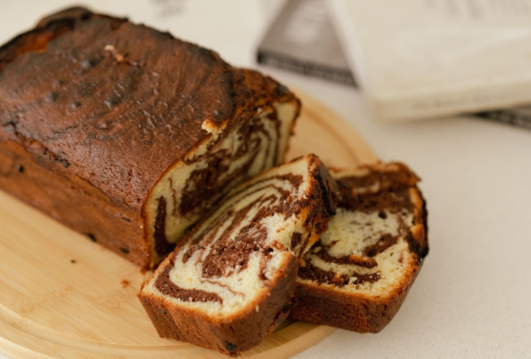Mramorni kolač je klasik iz djetinjstva, a sada smo pronašli recept idealan za ljetna jutra