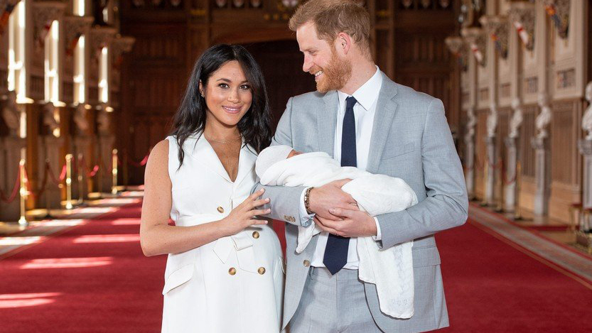 Princ Harry i Meghan Markle po prvi puta pokazali bebu