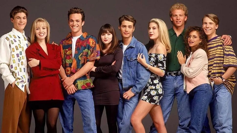 Sutra na male ekrane dolazi reboot kultne serije Beverly Hills 90210 – evo kako slavna ekipa izgleda danas