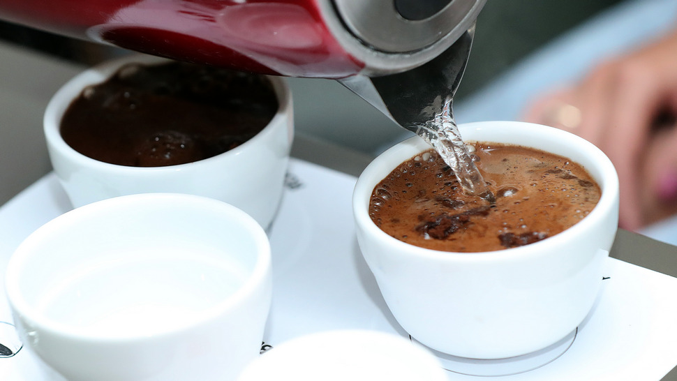 Otkrili smo kako nastaje omiljena šalice Franck kave?