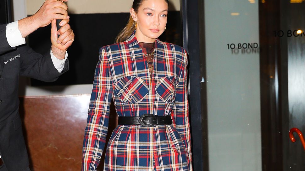 Street style inspiracija: Gigi Hadid u savršenom outfitu za svaku božićnu priliku