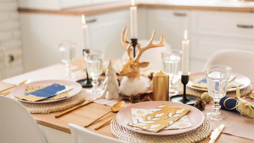 Kako pripremiti savršenu novogodišnju dekoraciju stola?