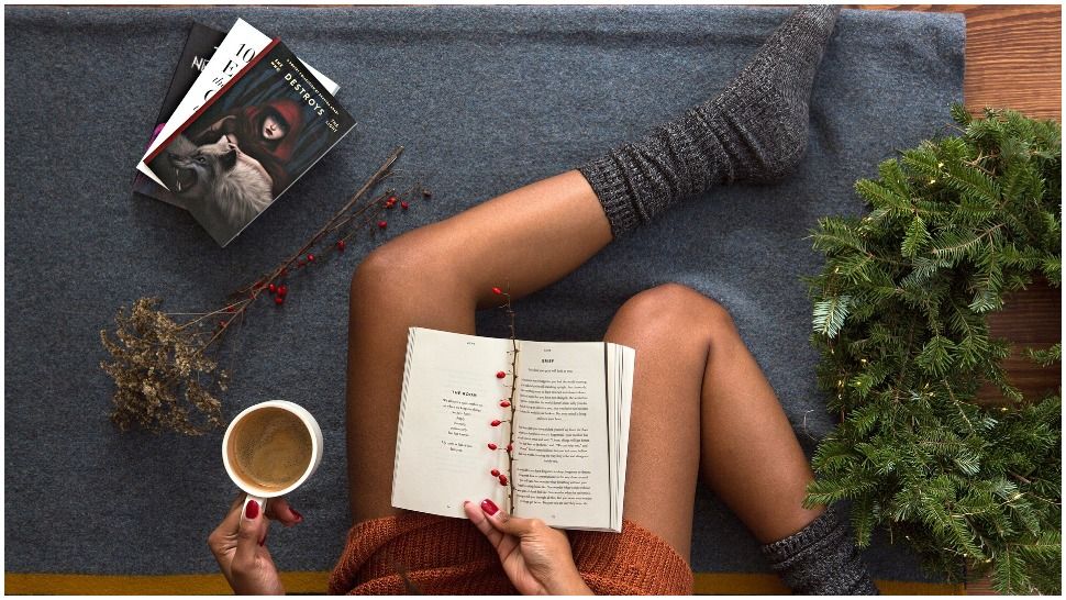 Journal Book Club u božićnom ruhu: Što čitati tijekom blagdanske groznice?