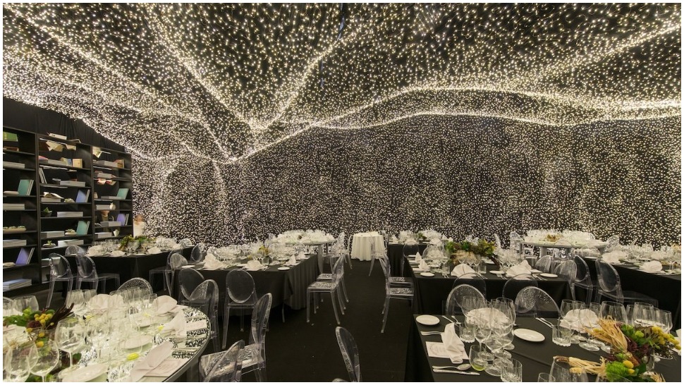 Restoran ukrašen s 250 tisuća lampica u kojem ćete večerati ‘pod zvijezdama’