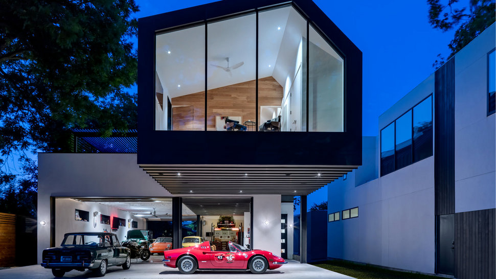 Journal Man: Predivna kuća koja je san snova svakog ljubitelja automobila