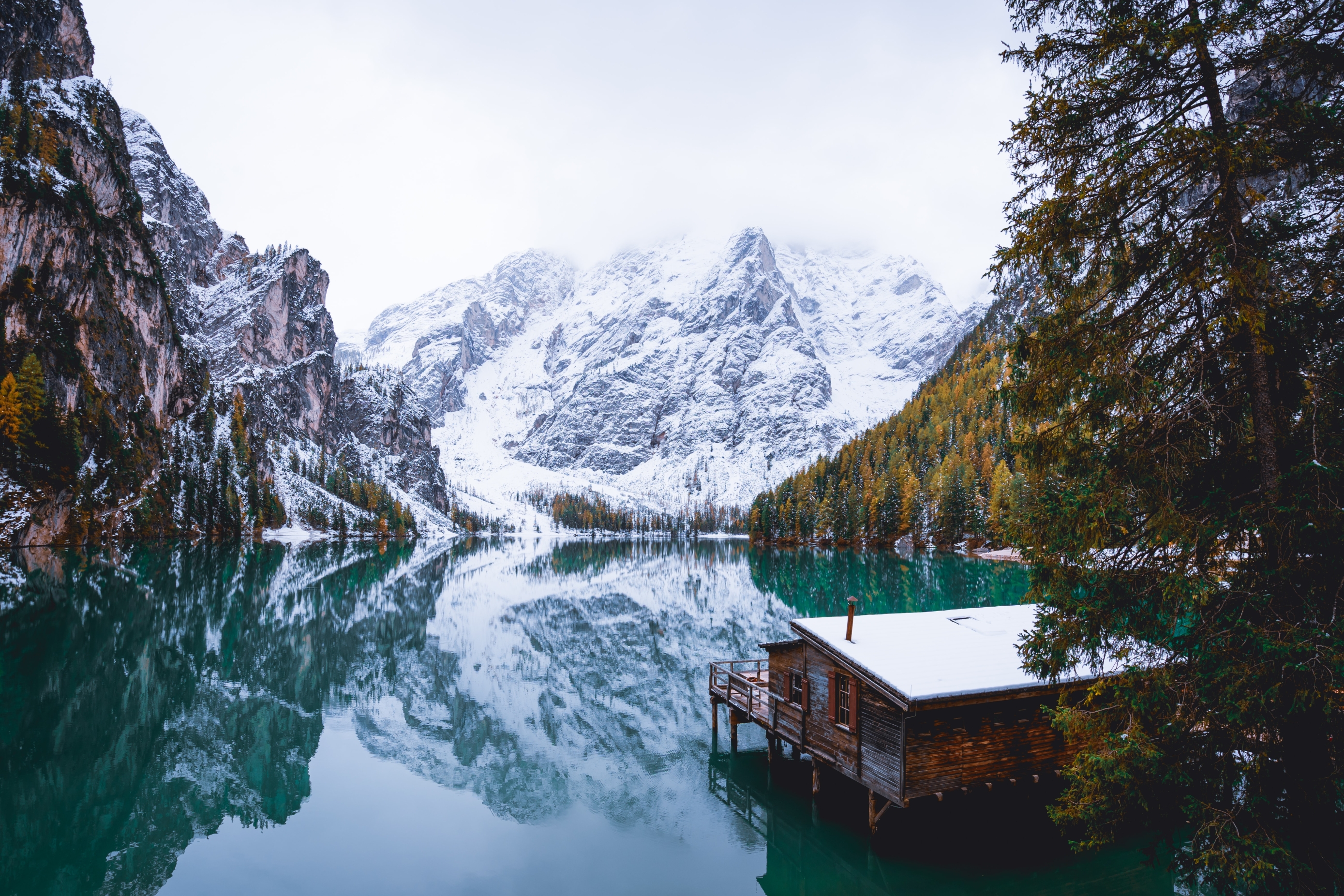 Prekrasno jezero na sjeveru Italije zimi očarava svojom ljepotom