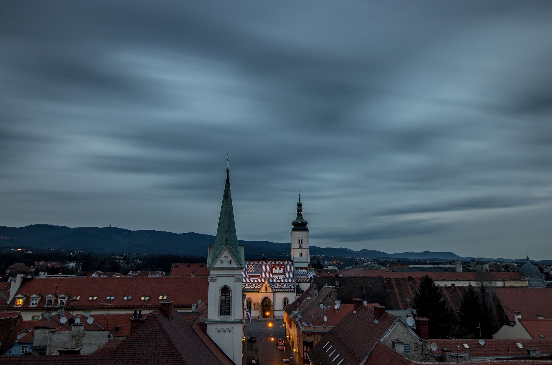 Hrvatska je večeras pljeskom nagradila junake jučerašnjeg dana – ovako je to izgledalo u Zagrebu