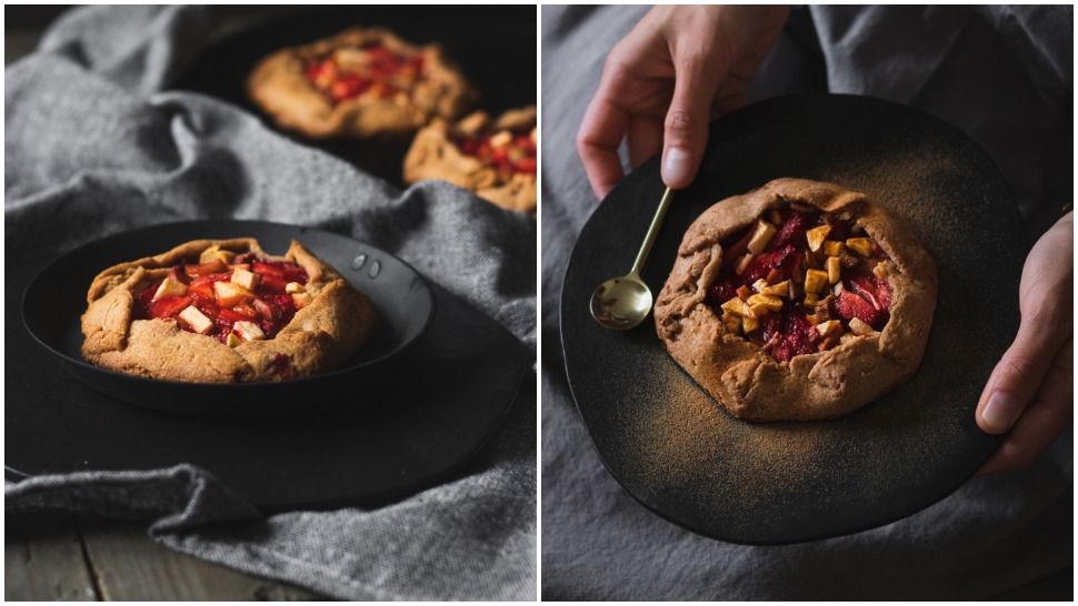 Kriška i po: Mini galette s jagodama i rabarbarom