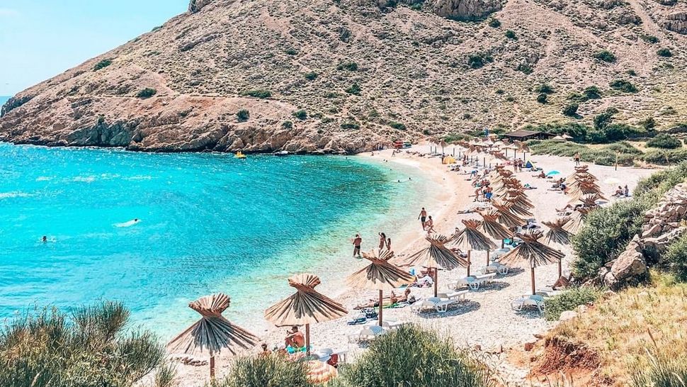 Plaža Oprna na Krku je jedna od najljepših plaža na Jadranu