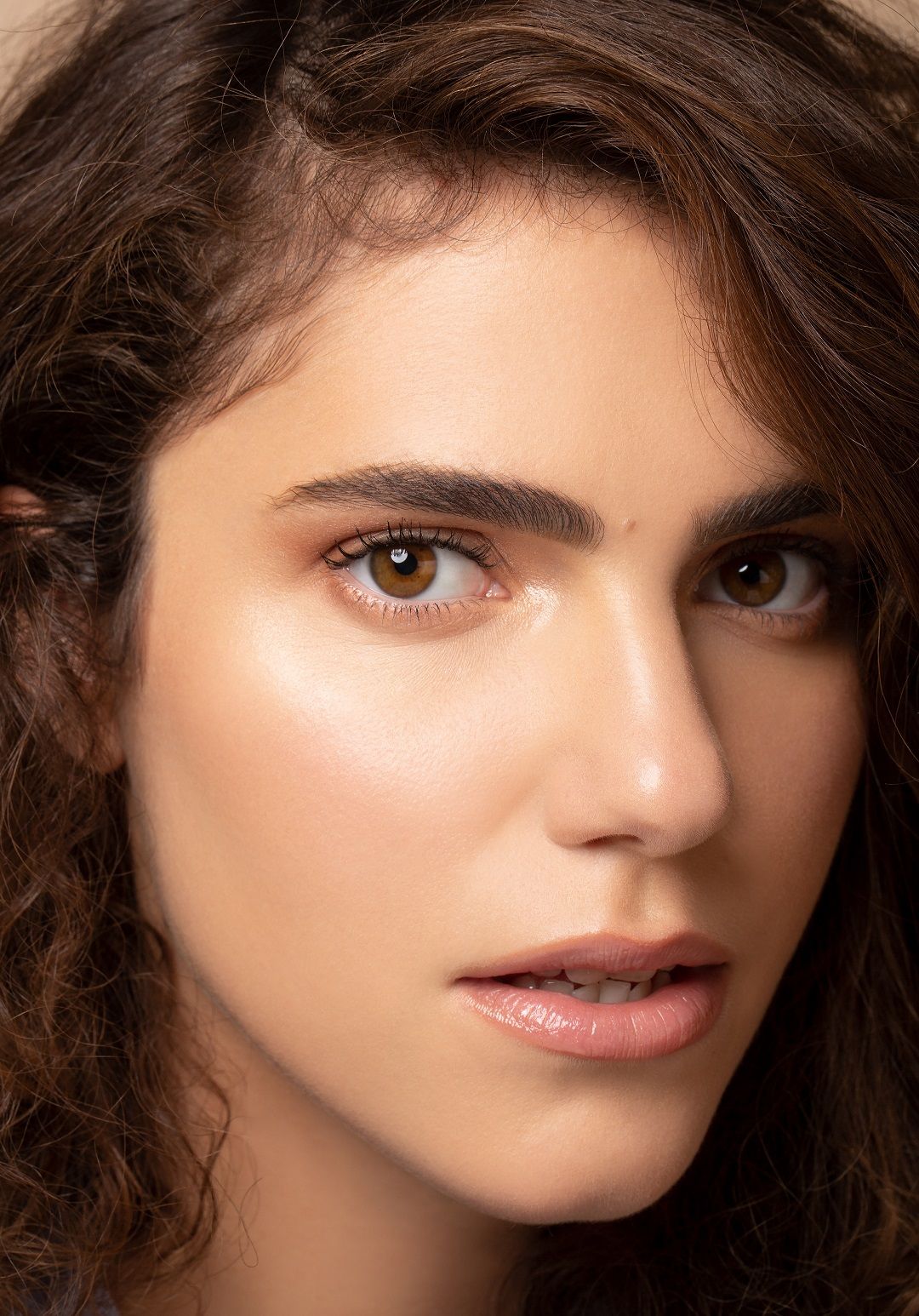 Journal x L'Oreal Paris beauty editorijal, True Match tekući puder